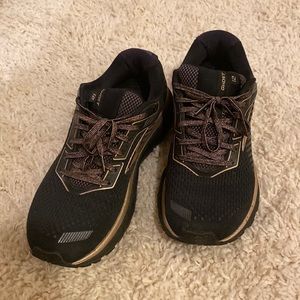 Gently worn Brooks Ghost 12 running shoes - Size 8